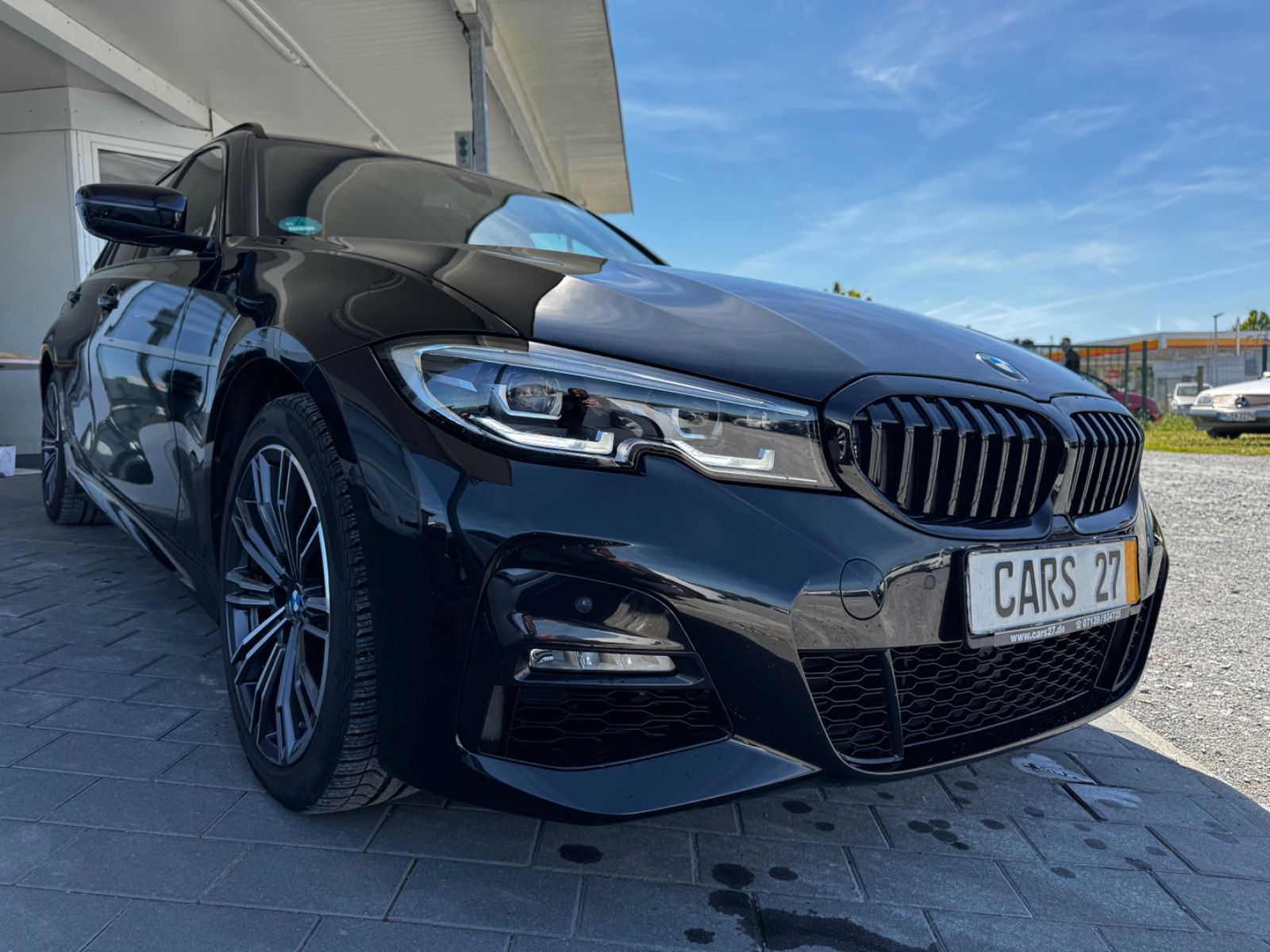 BMW 320d xDrive M-Sportpaket LED Navi Leder foto 3