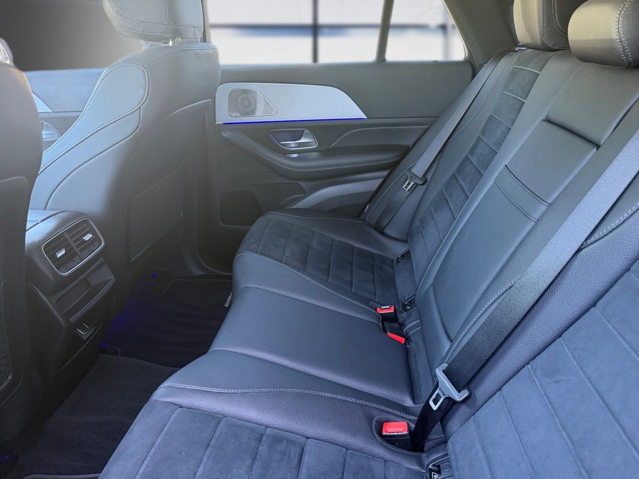 Fahrzeugabbildung Mercedes-Benz GLE 350 e 4M Coupé AMG+AHK+PANO+BUR+MULTIB+CARPL