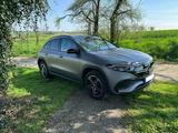 Mercedes-Benz 350 4M, AMG, AHK, Fahrasstistenz, Pano - Mercedes-Benz EQA von privat
