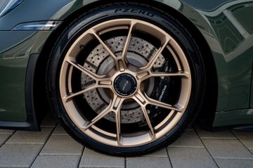 Porsche 992 - 6