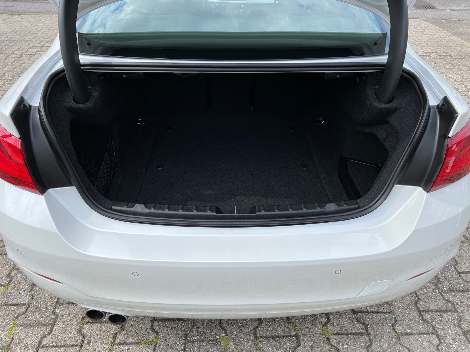 Fahrzeugabbildung BMW 420 Baureihe 4 Coupe 420 d  1-HAND LED NAVI
