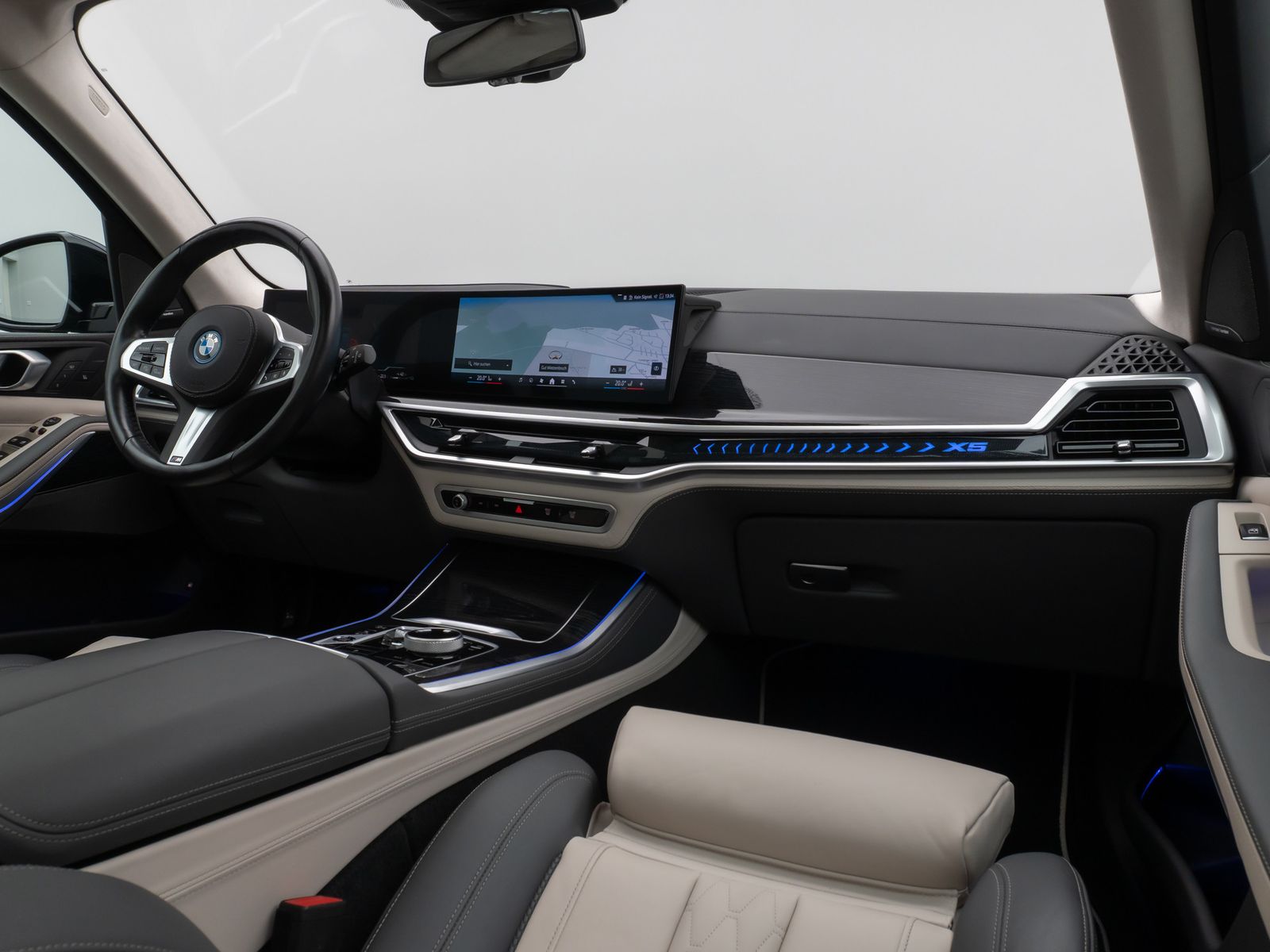Fahrzeugabbildung BMW X5 xD50e M Sport 360°H/K Panorama Individual 22"
