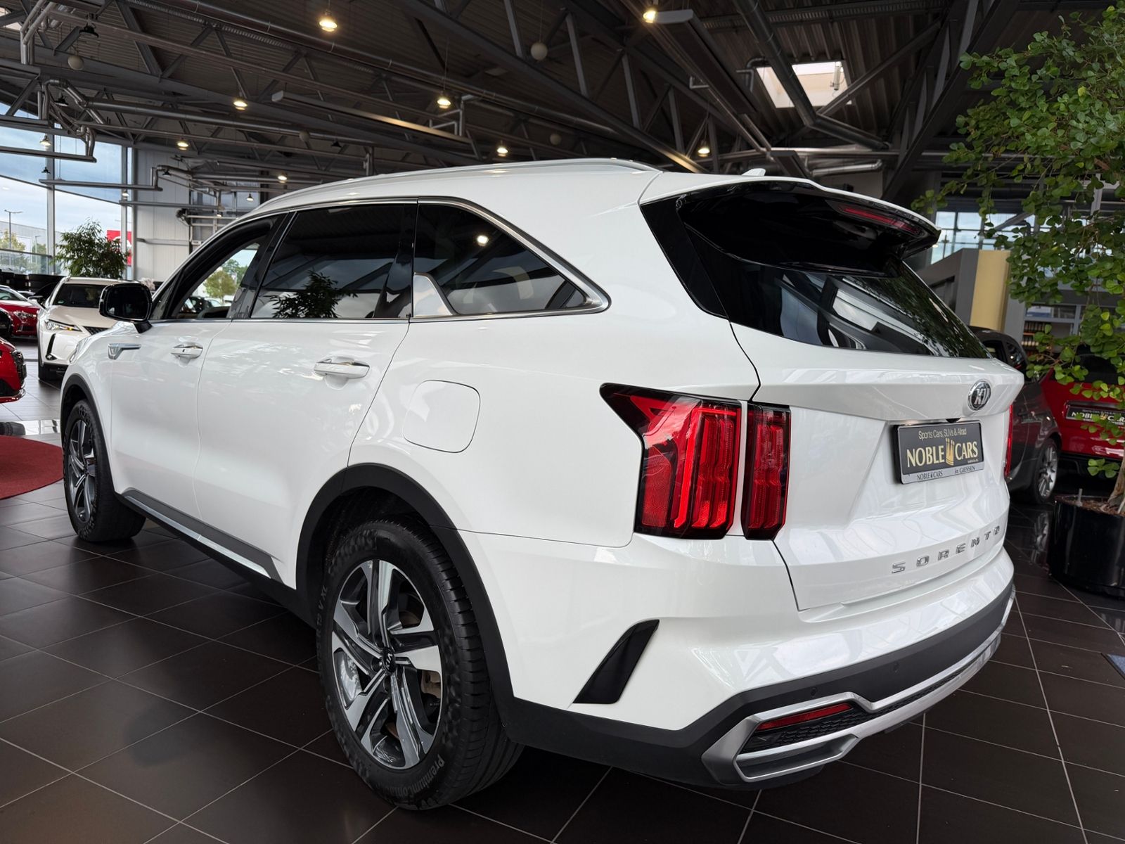 Fahrzeugabbildung Kia Sorento Hybrid HEV Spirit 2WD LEDER LED NAV 19"