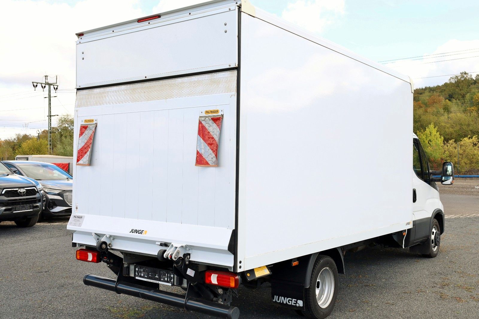 Fahrzeugabbildung Iveco Daily 35C16 ,Daily,KOFFER / LBW-6, Ladebordwand