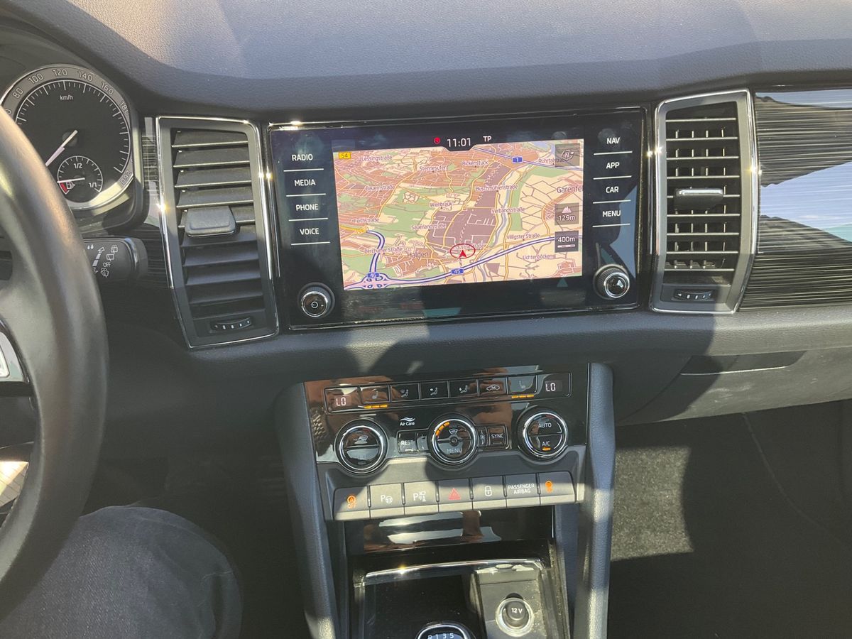 Skoda Kodiaq TSI Style 4x4 LED AHK ACC Navi Pano RFK S foto 6
