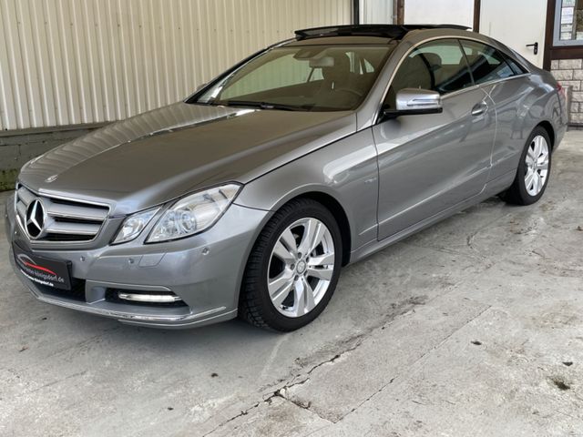 Mercedes-Benz E 220 CDI Coupe BlueEfficiency *PANO*NAVI*AHK