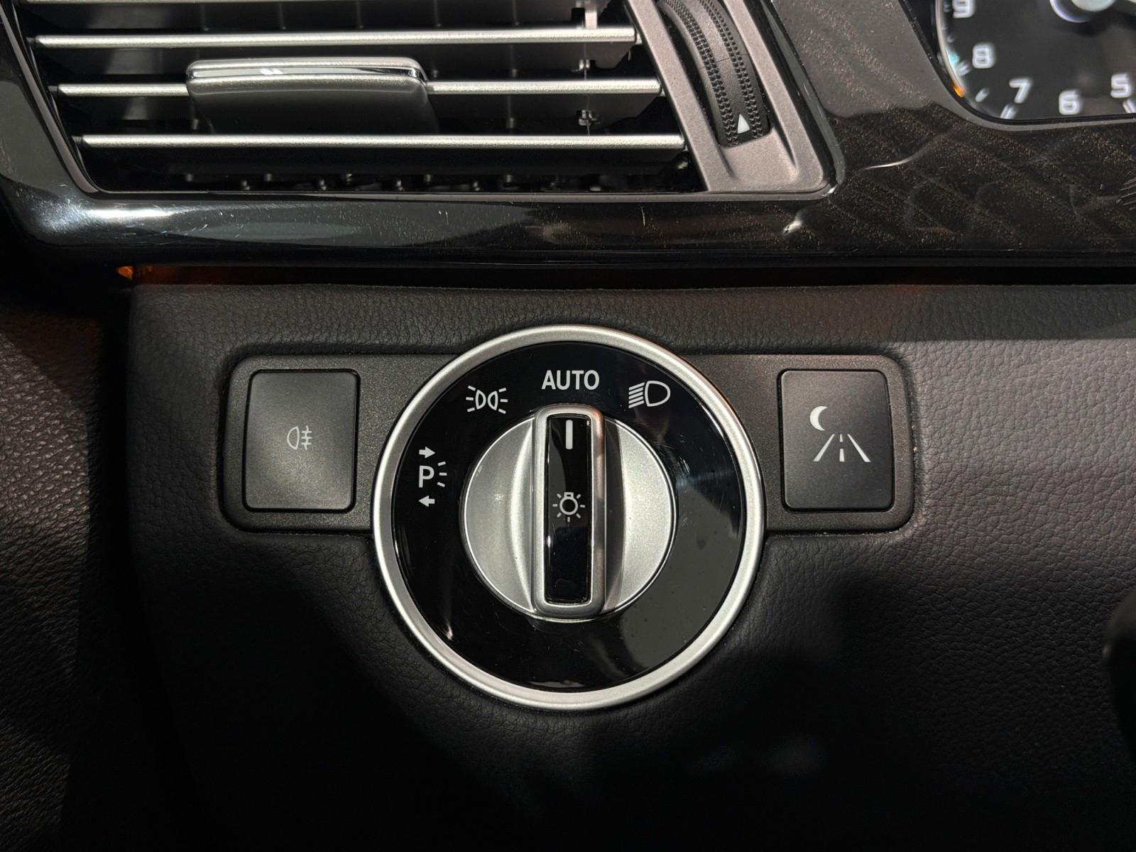 Mercedes-Benz E63 AMG Lim. DRIVERS COMAND SCHIEBE HK PARK