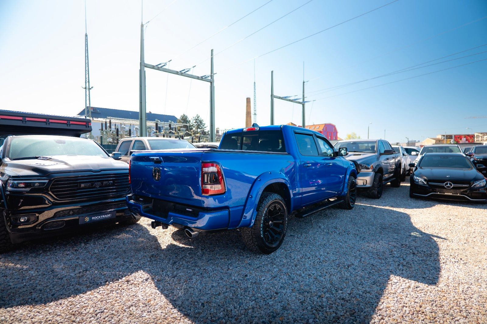 Fahrzeugabbildung Dodge RAM 5.7 V8 HEMI 4x4 OFFROAD Night Limited 19%