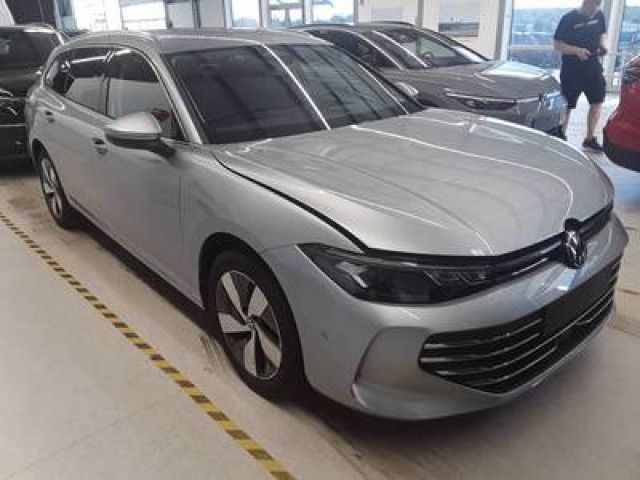 Volkswagen Passat Variant Business 1.5 eTSI DSG ergoActive foto 2