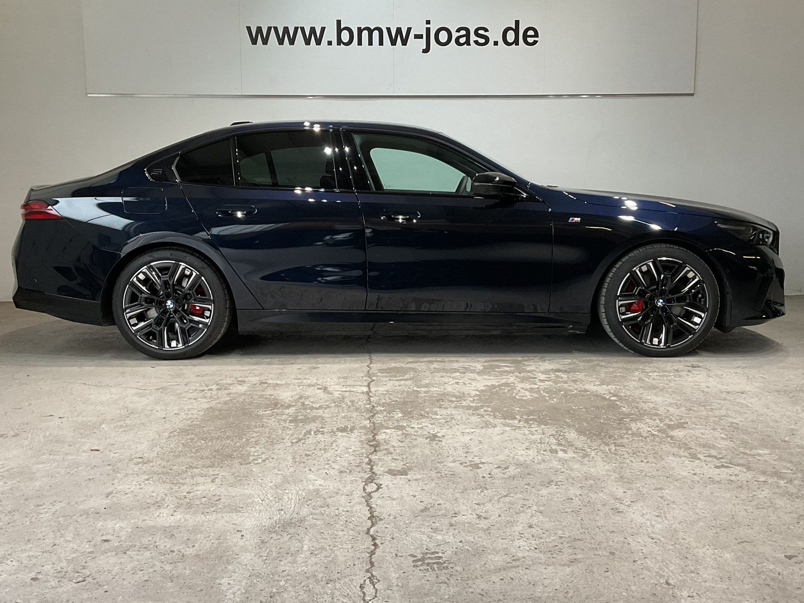 Fahrzeugabbildung BMW i5 M60 xDrive Sitzbelüftung vorn, Glasdach, Limo