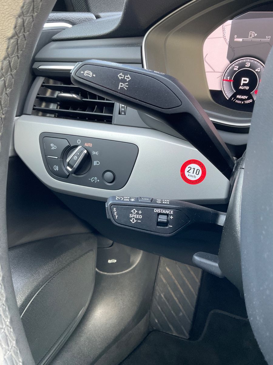 Fahrzeugabbildung Audi A4 Avant 40 TDI S tr. quattro,Kamera,Leder,ACC