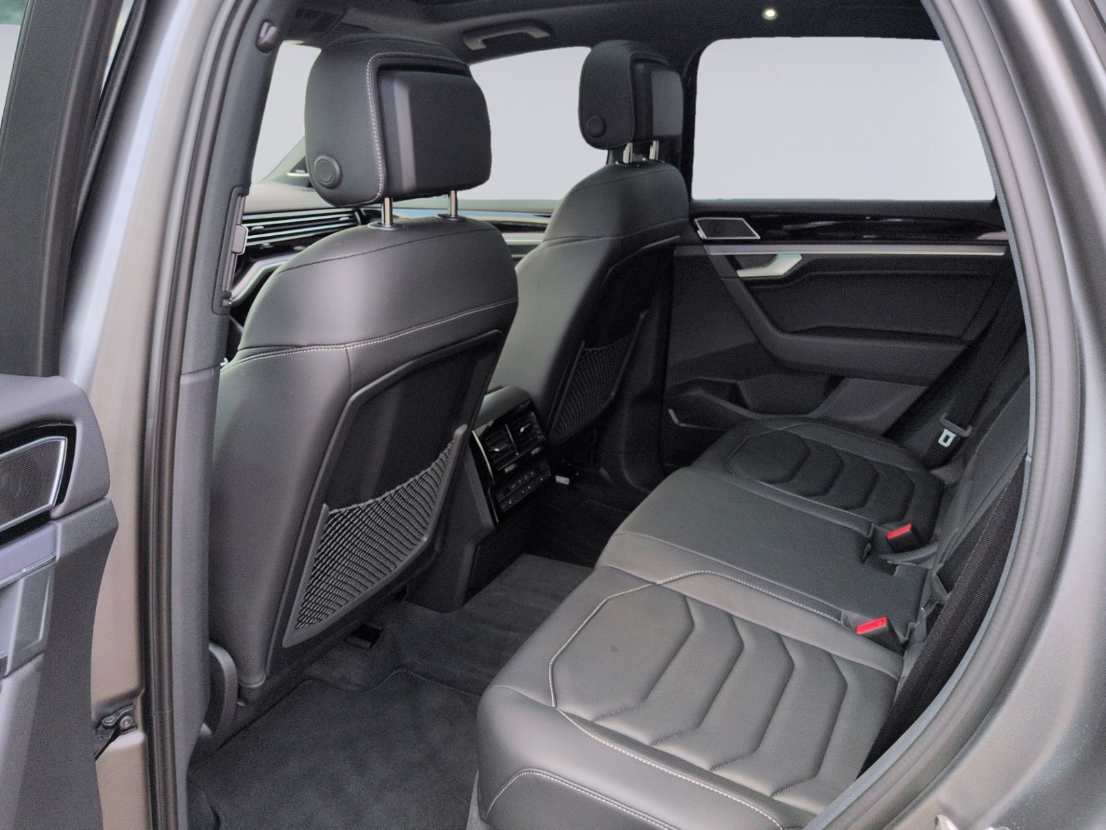 Touareg R-Line V6 TDI MATT+STHZ+LUFT+PANO+22