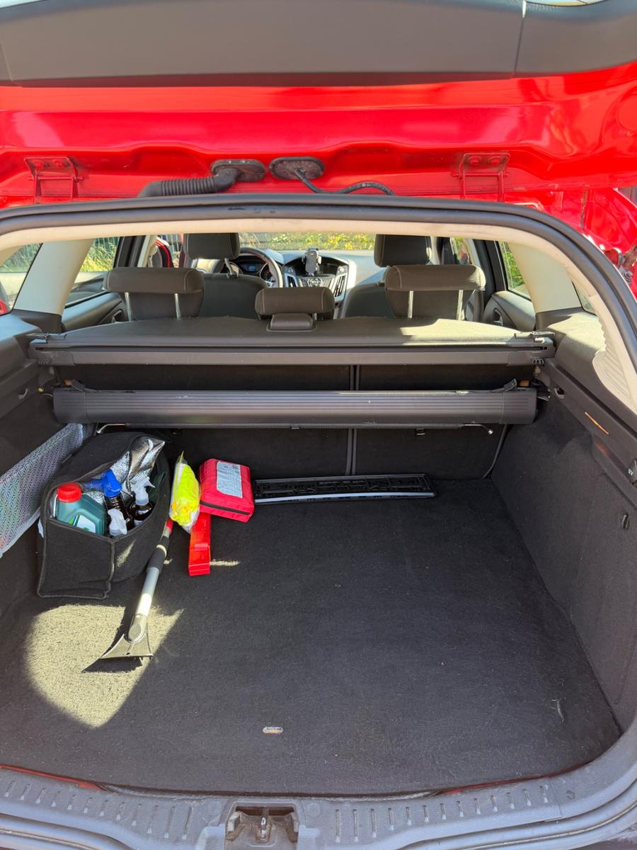 Ford Focus 2013 — interior