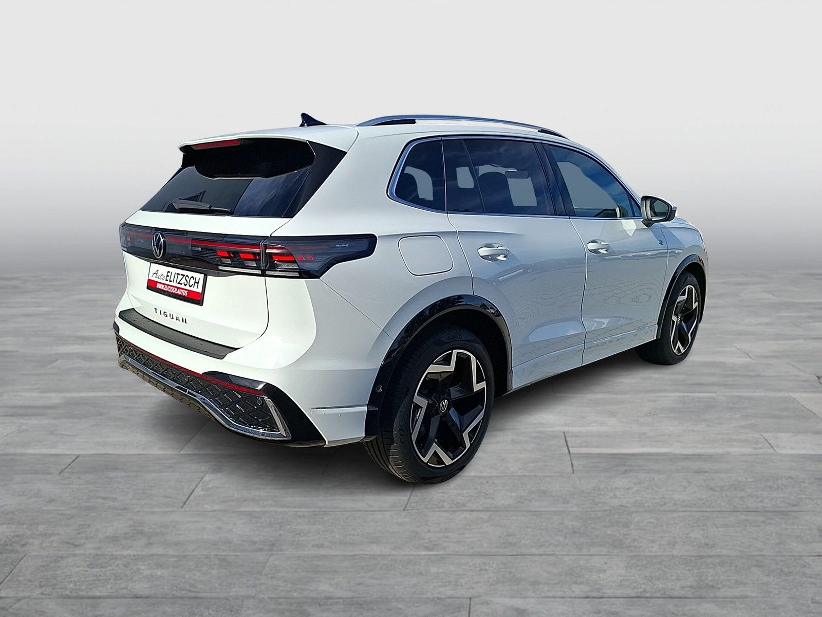 Fahrzeugabbildung Volkswagen Tiguan TDI R-Line DSG LEDplus AHK Navi AID ACC R