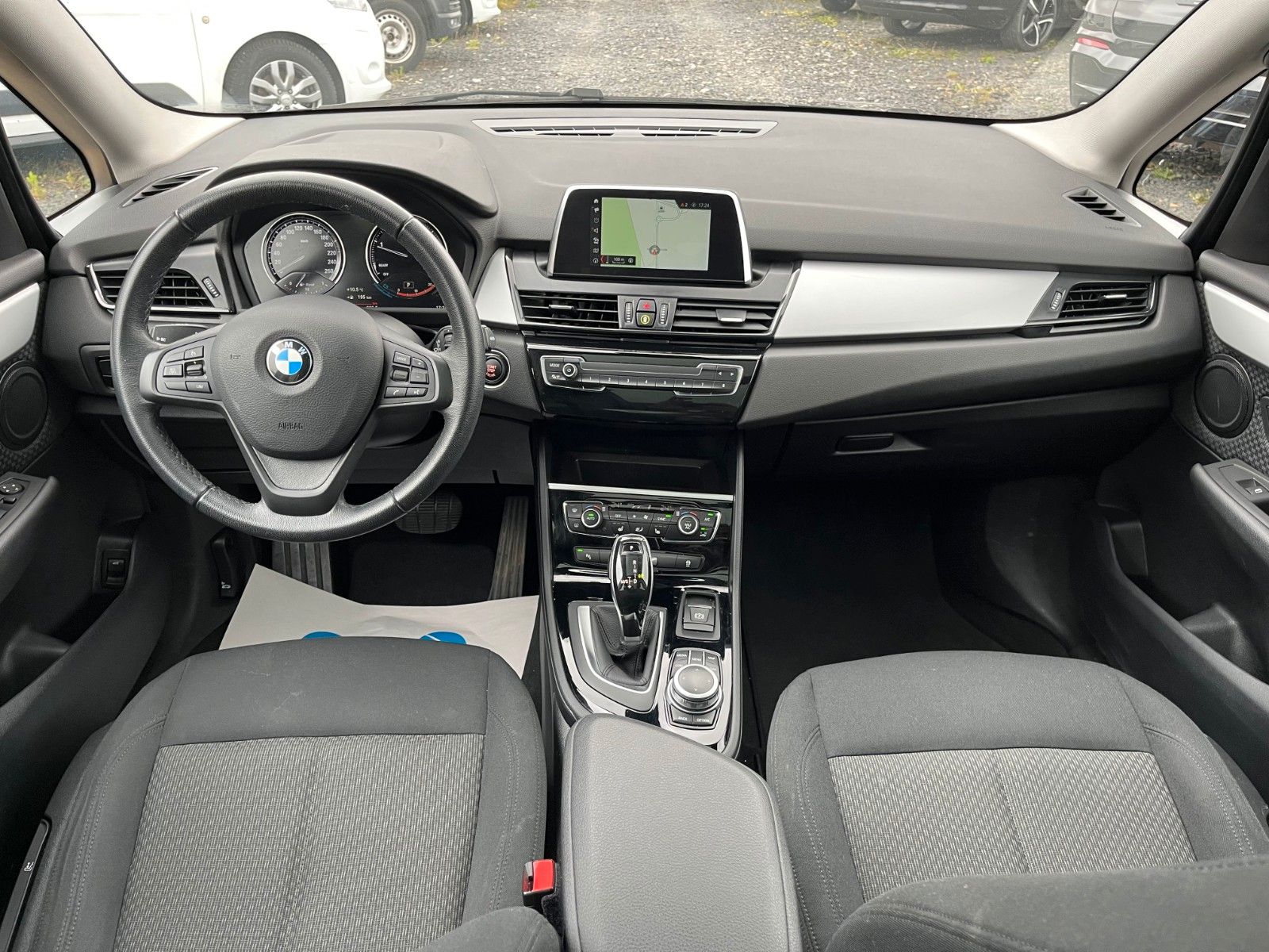 Fahrzeugabbildung BMW 218d Gran Tourer Aut. Navi AHK Panorama 2.HD PDC