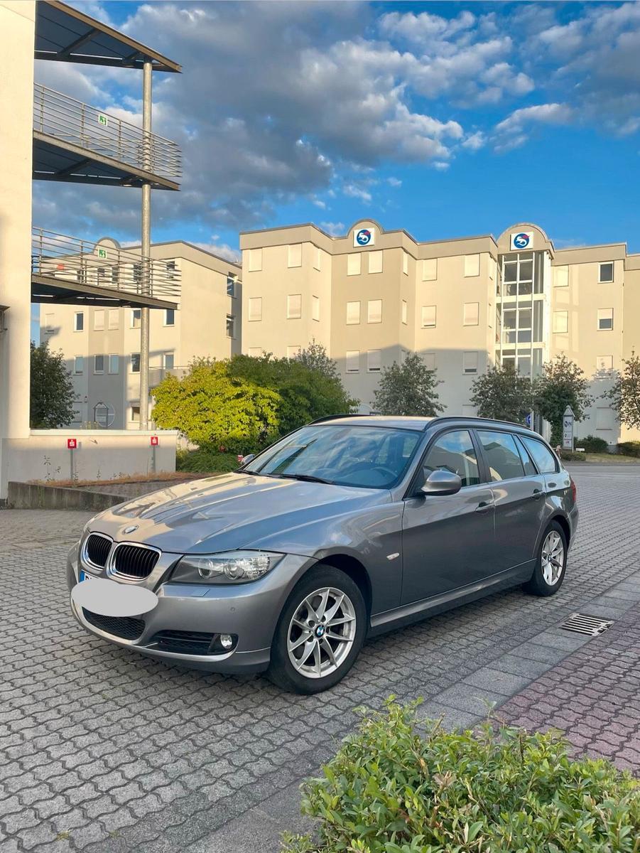 BMW 320 2011 — engine 184 HP (135kW)
