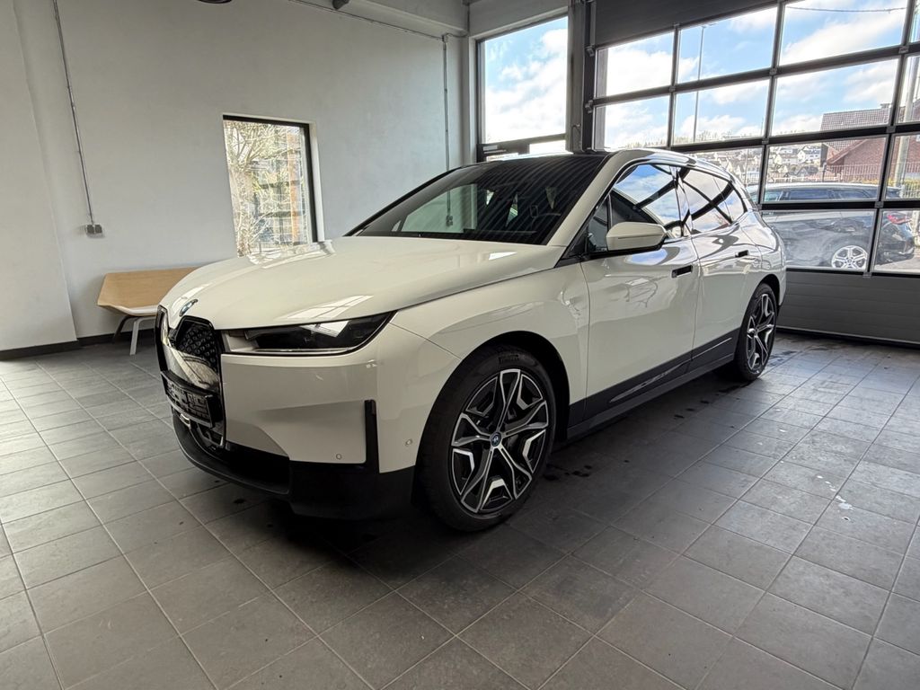 BMW iX