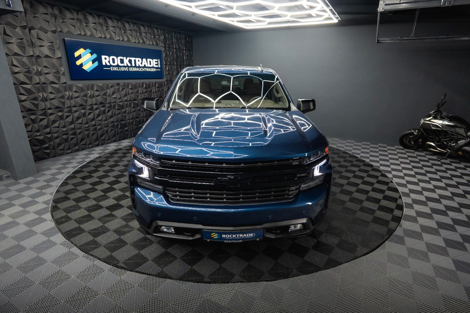 Fahrzeugabbildung Chevrolet Silverado 5.3L V8 4x4 RST Limited ZZ1 NightPaket