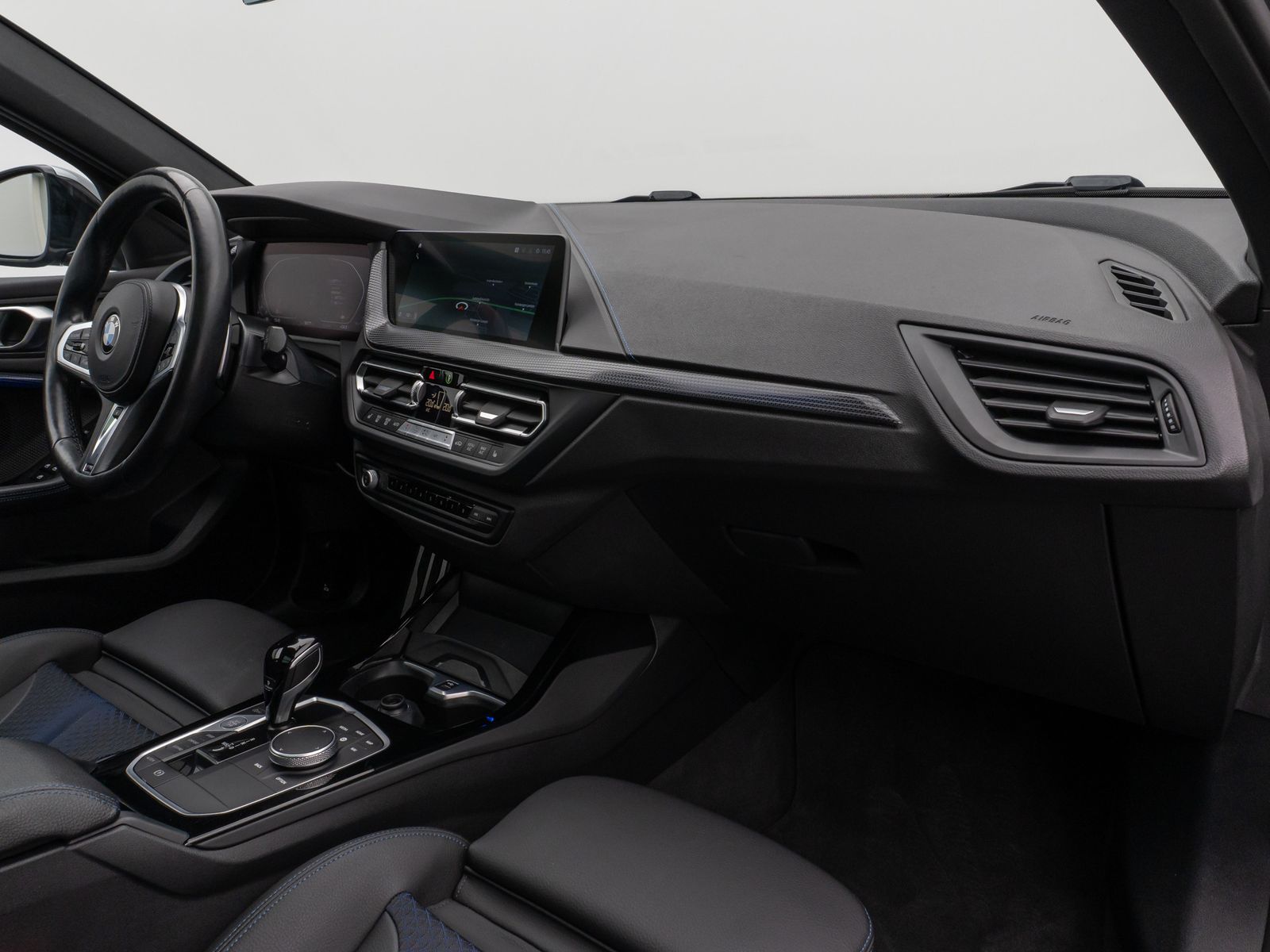 Fahrzeugabbildung BMW 120i M Sport Panorama PDC DAB Lenkrhzg Komfort