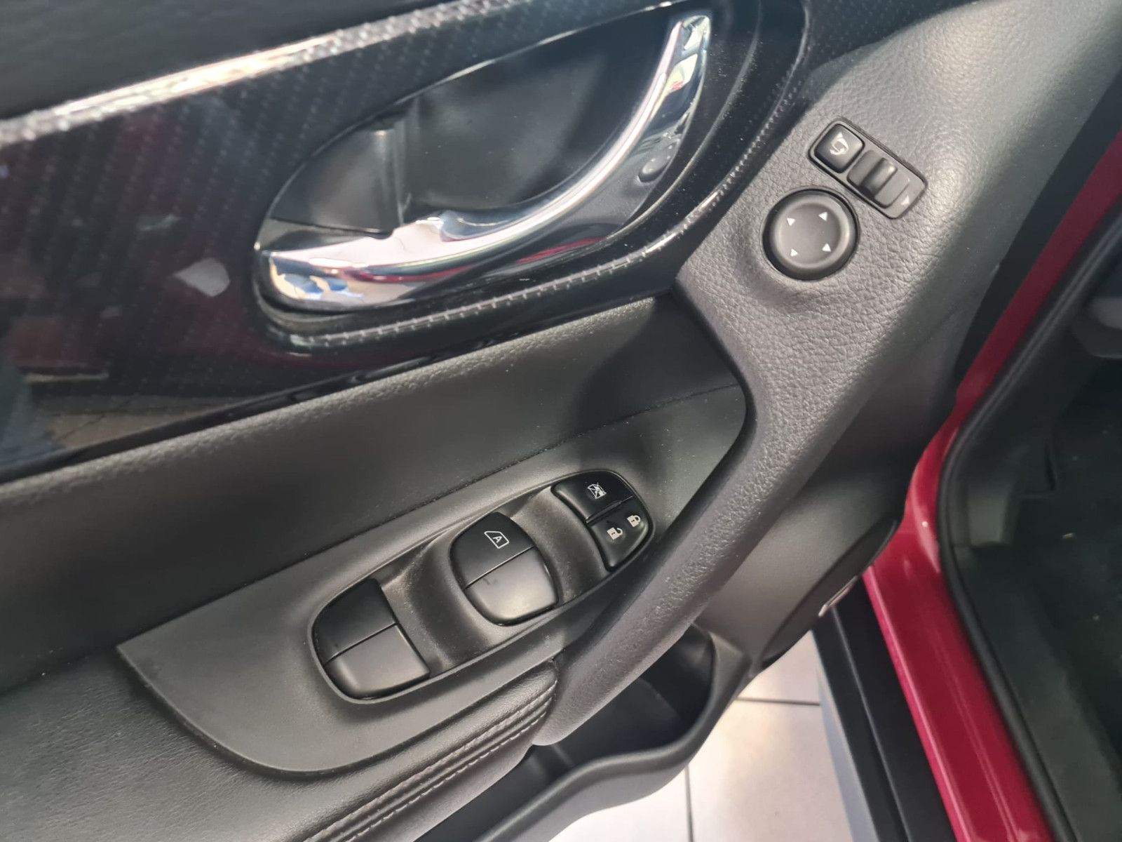 Fahrzeugabbildung Nissan X-Trail Tekna /NUR 40.TKM/SCHECKHEFT/LED/BOSE