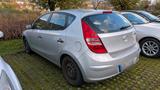 Hyundai Hyuindai i30 1.4 - Hyundai Accent: 1.3