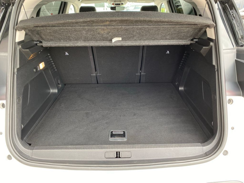 Fahrzeugabbildung Citroën C5 Aircross Hybrid 225 Automatik SHINE PACK