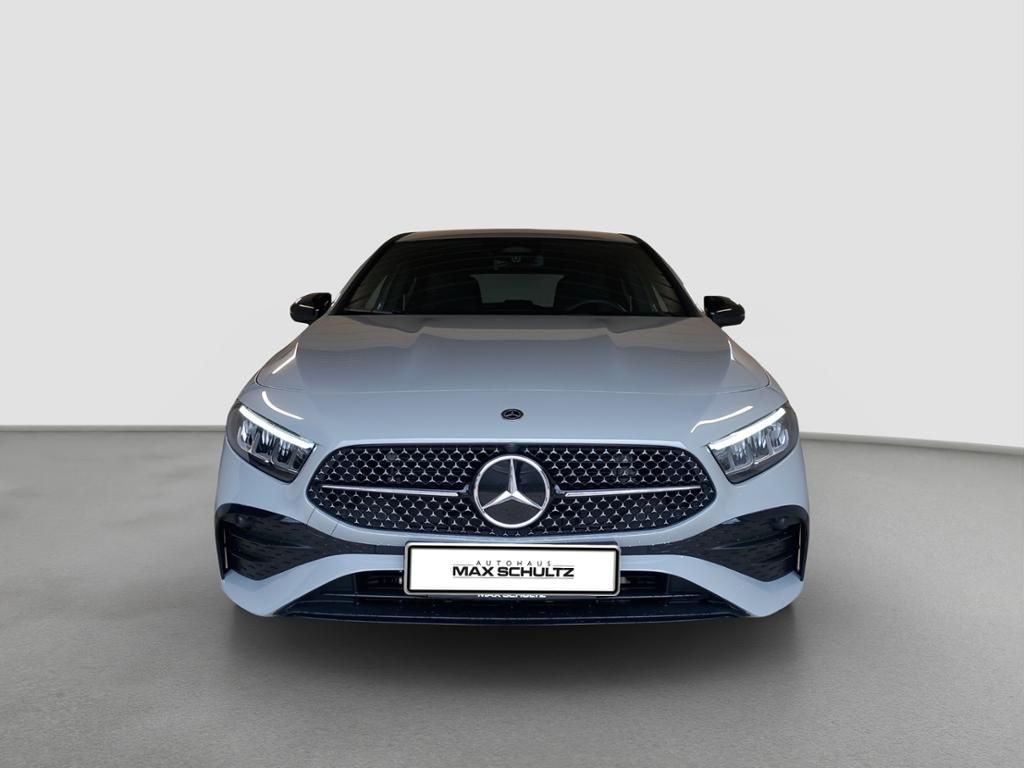 Fahrzeugabbildung Mercedes-Benz A 180 Kompaktlimousine AMG Line*Night Paket*LED