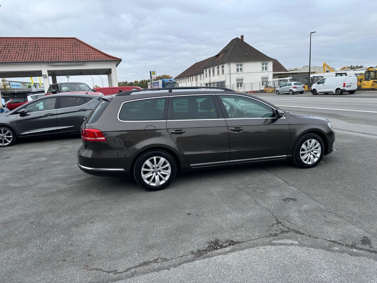 Volkswagen Passat 2012 — photo 7