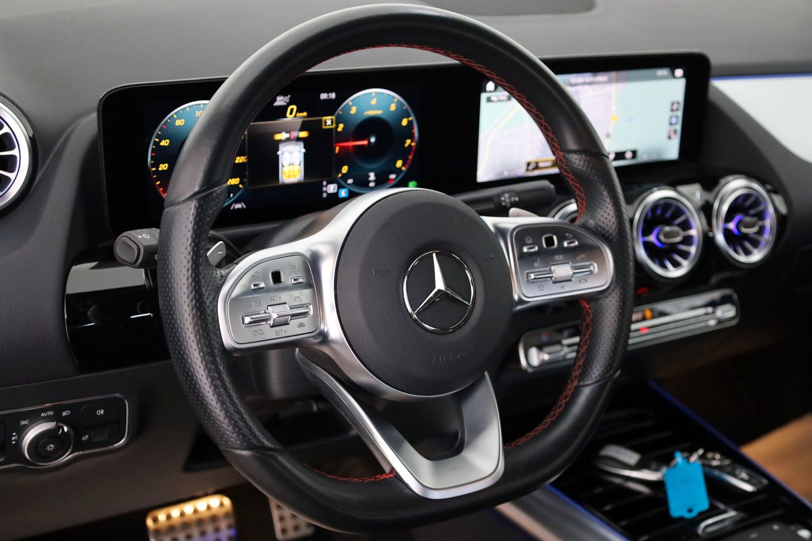 Fahrzeugabbildung Mercedes-Benz GLA 200, AMG-line, T.Leder,Navi,LED,SH,Kamera