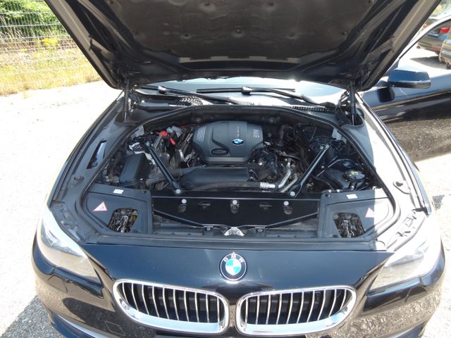 Fahrzeugabbildung BMW 520d 4x4 Automatik/Leder/AHK/Navi/Bi-Xenon/Euro6