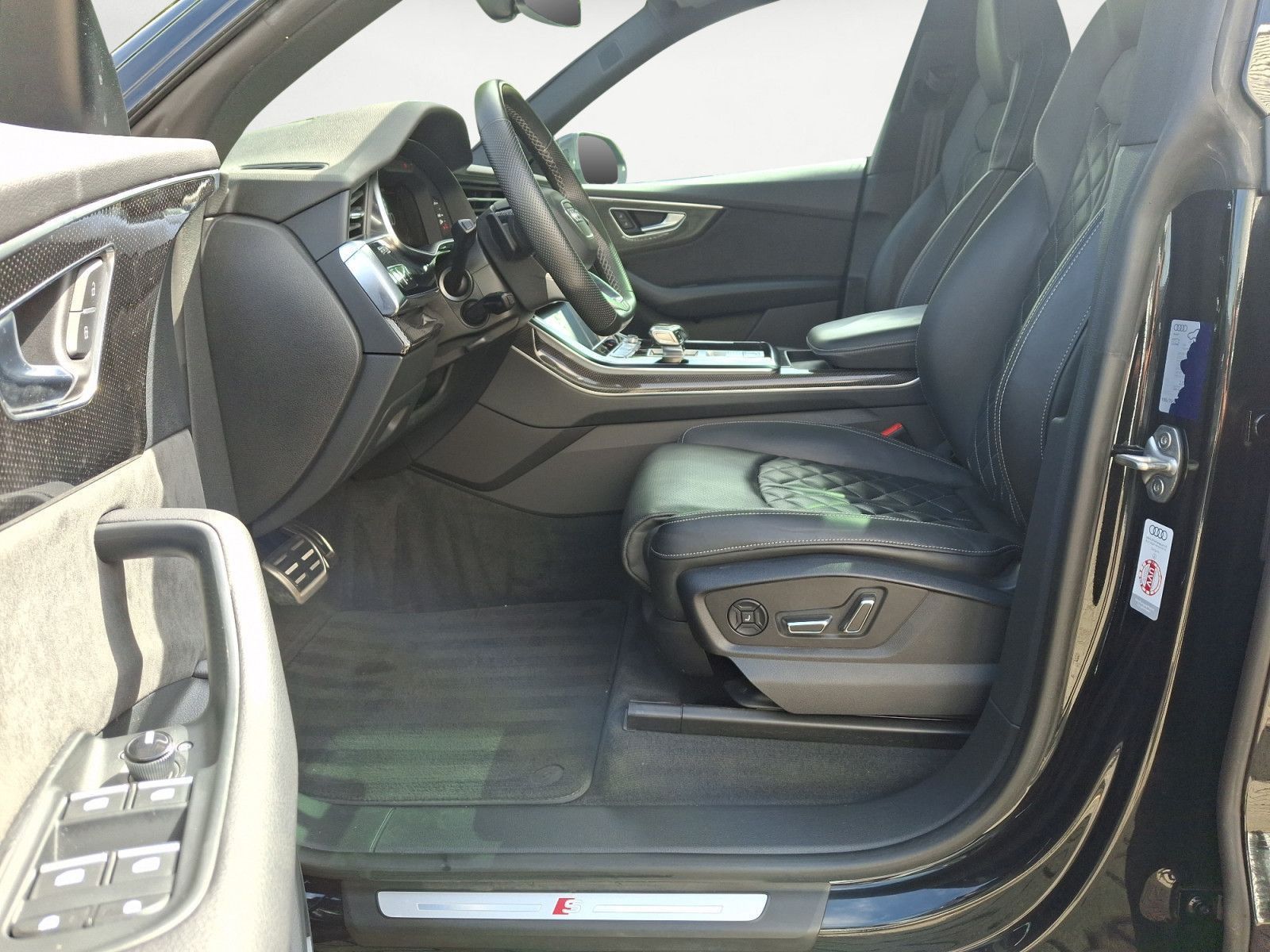 Audi Q8 55 TFSI quattro tiptronic foto 10