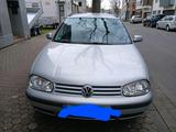 Volkswagen golf 4.  1.6 Benzin - Volkswagen Golf aus 2000: Kombi