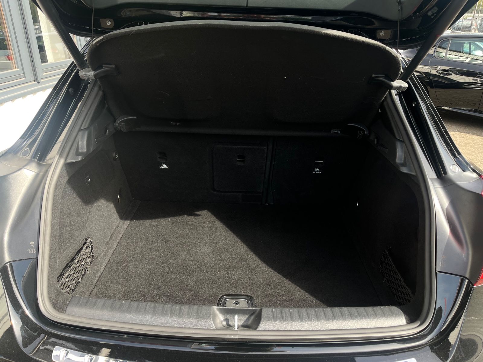 Mercedes-Benz GLA 180 Automatik-Navi-LED-PDC-Sportsitze – Bild 19