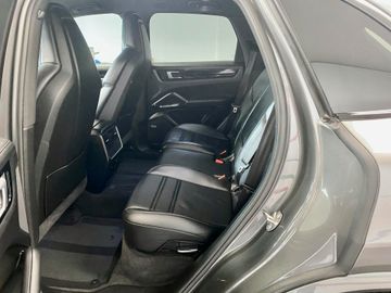 Porsche Cayenne - 8