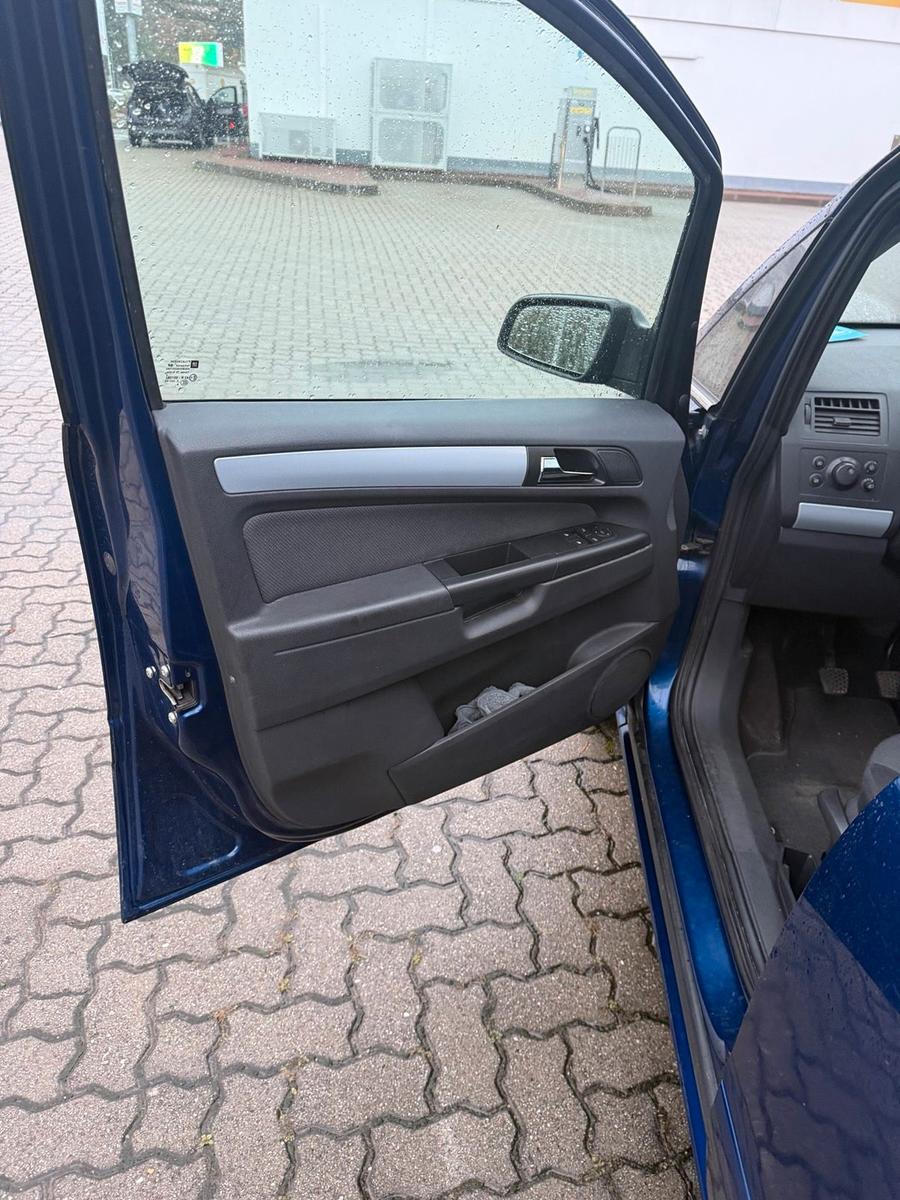 Opel Zafira 2007 — photo 10