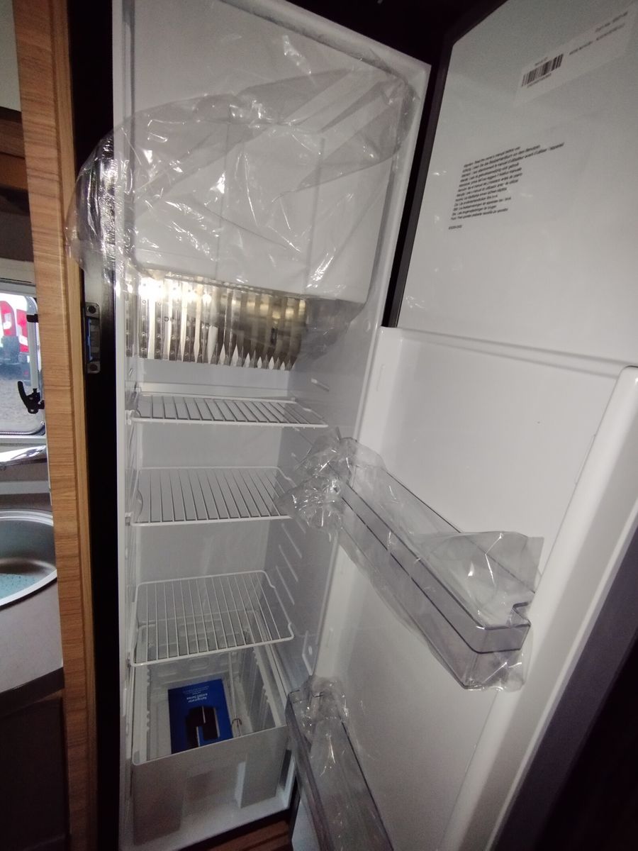 Fahrzeugabbildung Weinsberg CaraCompact Suite MB EDITION PEPPER 640 MEG 24er