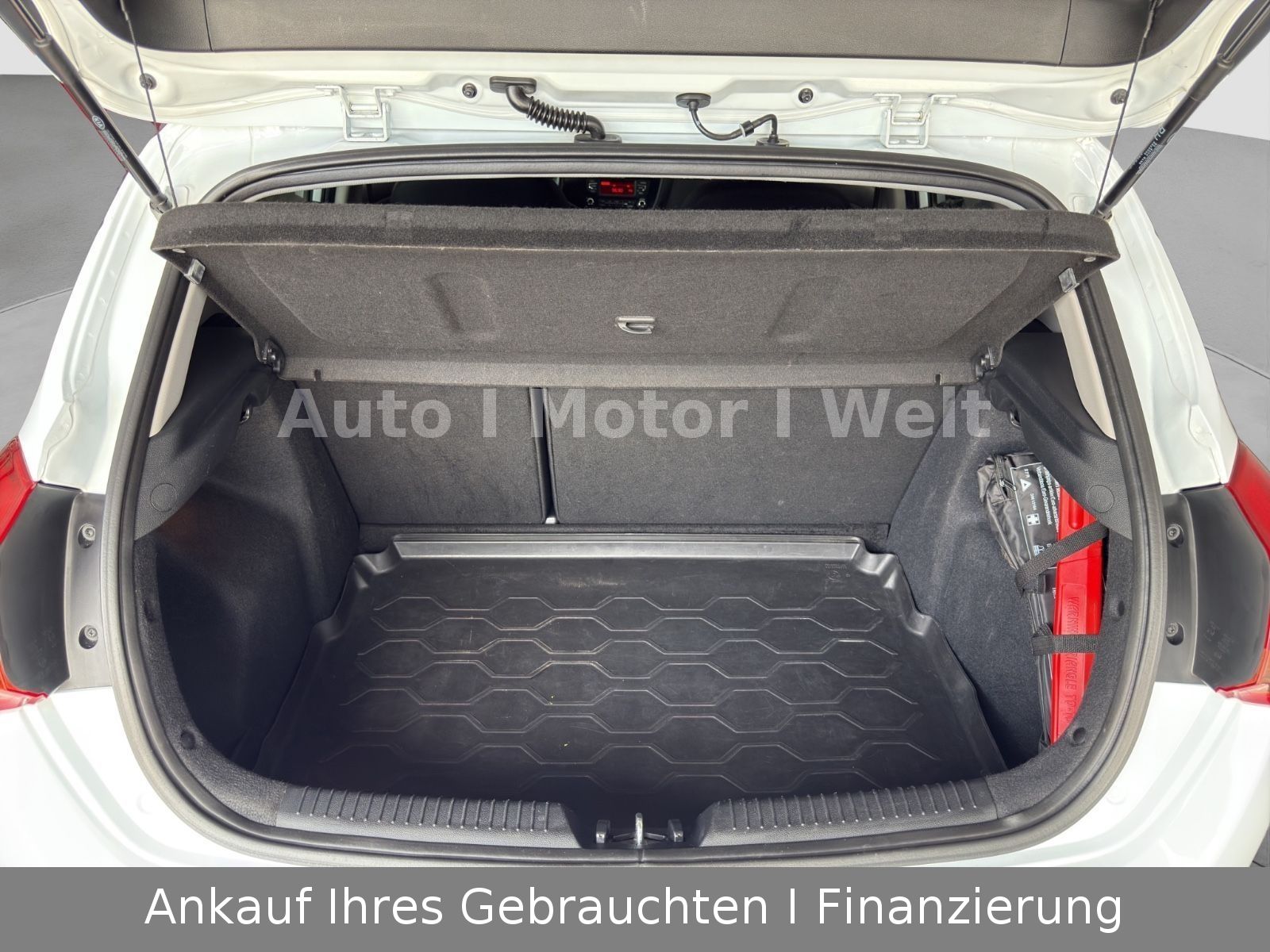 Fahrzeugabbildung Kia Ceed FIFA World Cup Edition ALU/SHZ/LKRDHZ/KLIMA