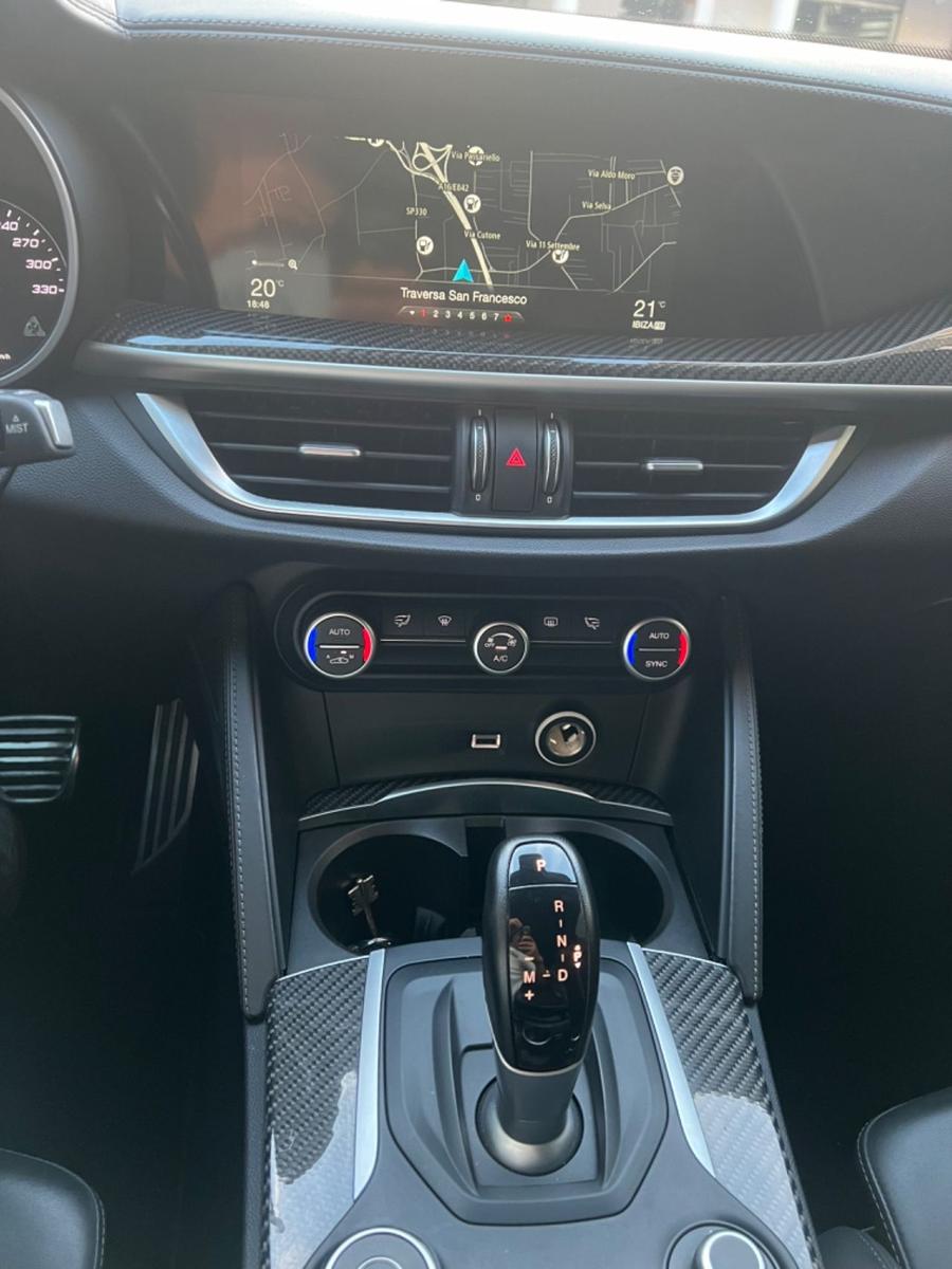 Alfa Romeo Stelvio 2.9 Bi-Turbo V6 510ch - 1 ère main - TVA Récupérable - Pack Carbone - Navi