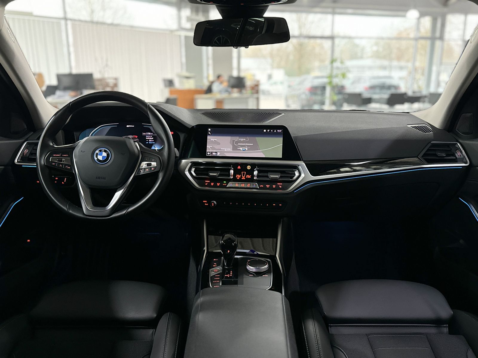 Fahrzeugabbildung BMW 320e Sport Line Laser HiFi DAB PDC Komfort Alarm