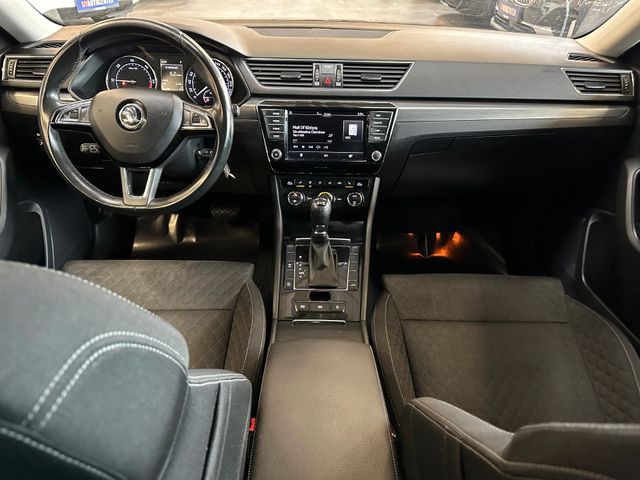 Skoda Superb Combi Style 4x4 *Shz*PDC*AHK*