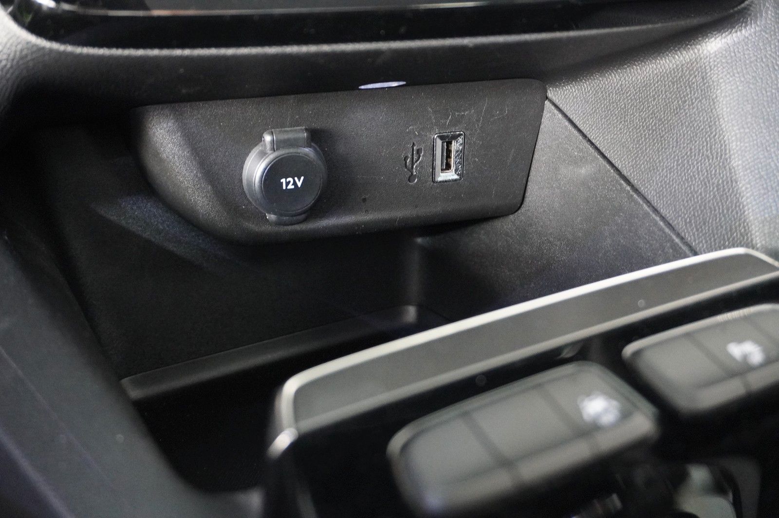 Fahrzeugabbildung Opel Mokka-e ELEGANCE 3-PHASIG NAVI/LED/KAMERA/DAB+