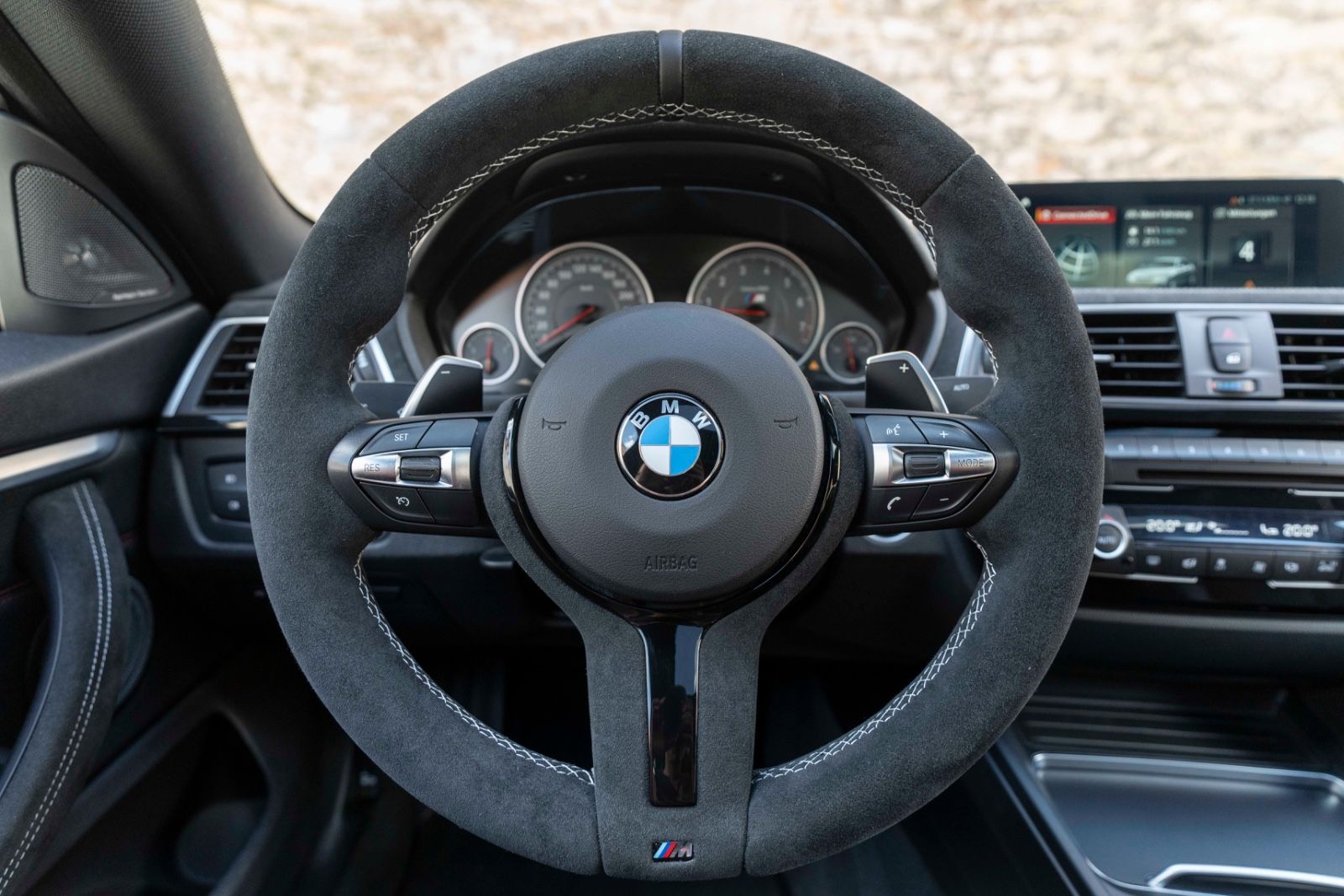 Fahrzeugabbildung BMW 440I GC M-PERFORMANCE HUD H&K LED KAM CARPLAY