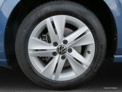 VW Golf VIII Var. 2.0 TDI Life DSG FACELIFT LED Ahk VW Golf VIII Var. 2.0 TDI Life DSG FACELIFT LED Ahk