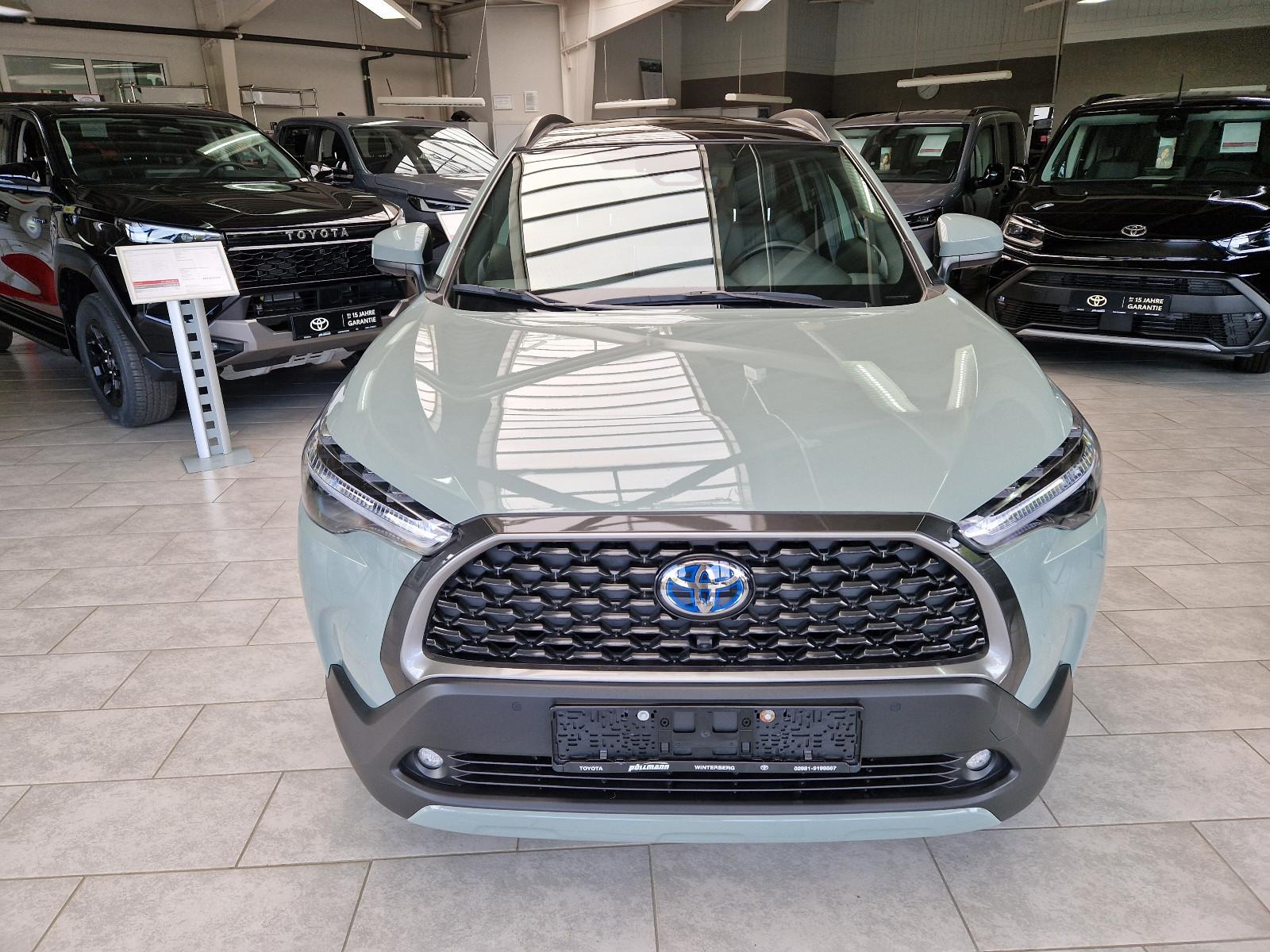Toyota Corolla Cross 2.0L Lounge| 4x4 | AHK | Pano |