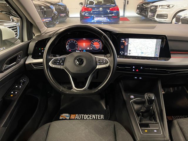 Volkswagen Golf VIII Lim. Life *LED*NAVI*PDC*AMBIENTE*CAR2X