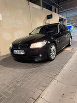 BMW 325 i E90 - BMW: E90