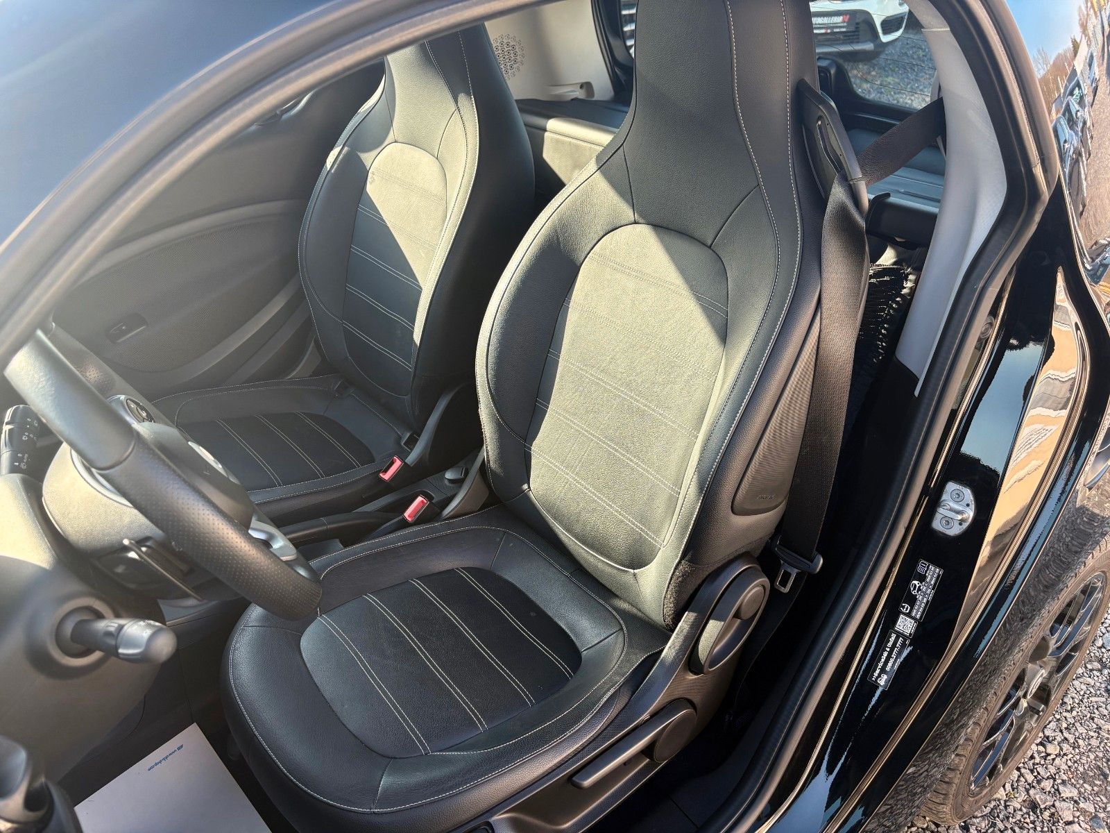 Fahrzeugabbildung Smart ForTwo Coupé Aut. Leder SPORTPAKET 90PS Panorama