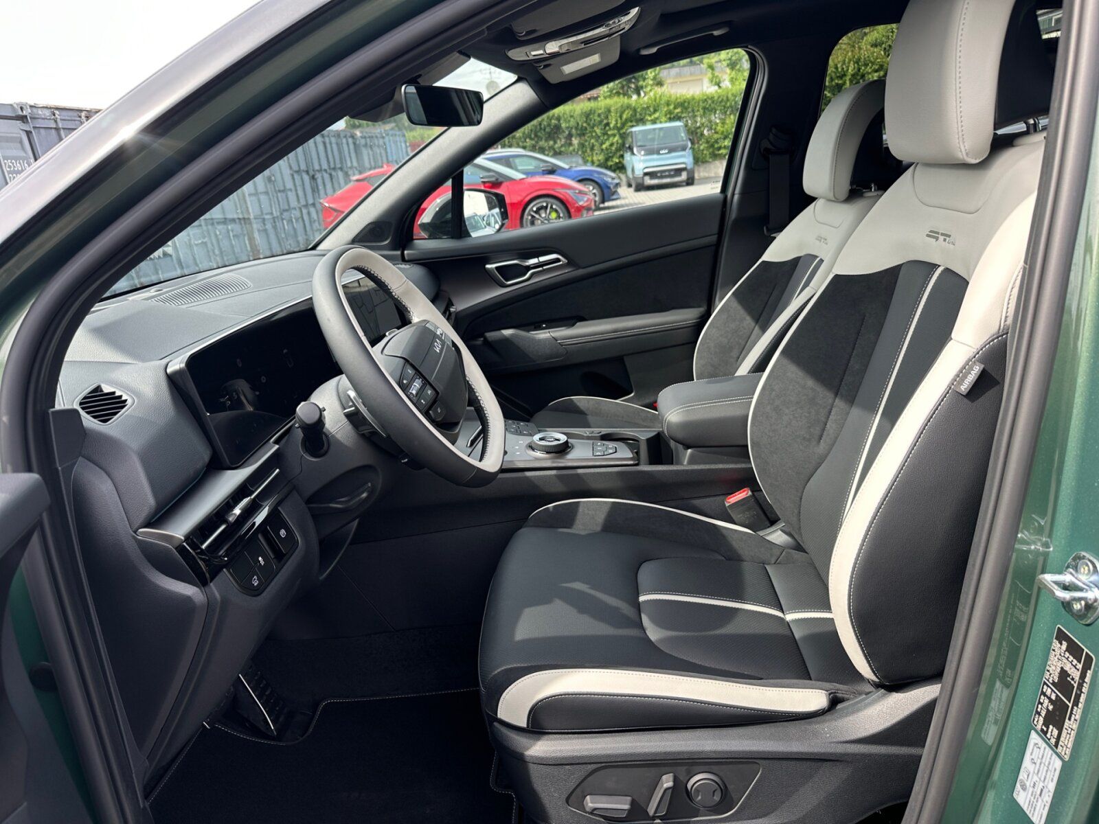 Fahrzeugabbildung Kia SPORTAGE GT Line 1.6T AWD DCT SD GD DRI SOUN LED