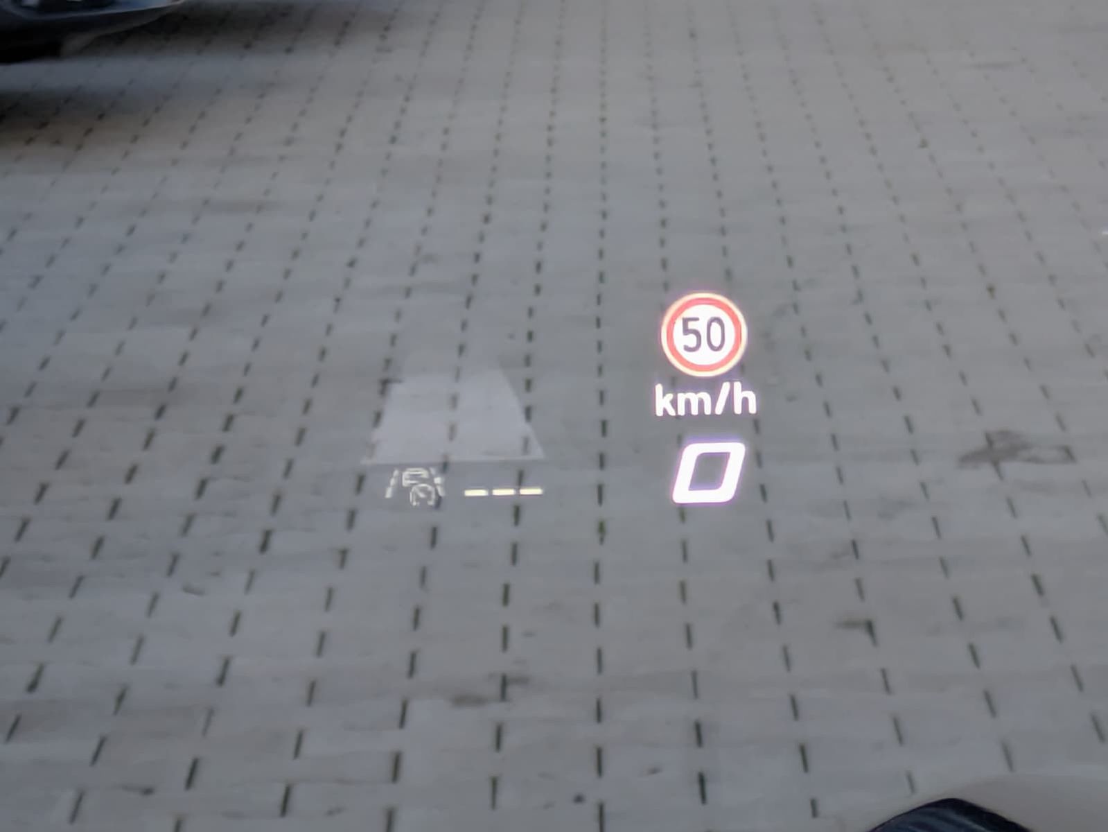 Fahrzeugabbildung CUPRA Terramar 1.5 eTSI 360°HUD*MATRIX*PANO*DCC*20"