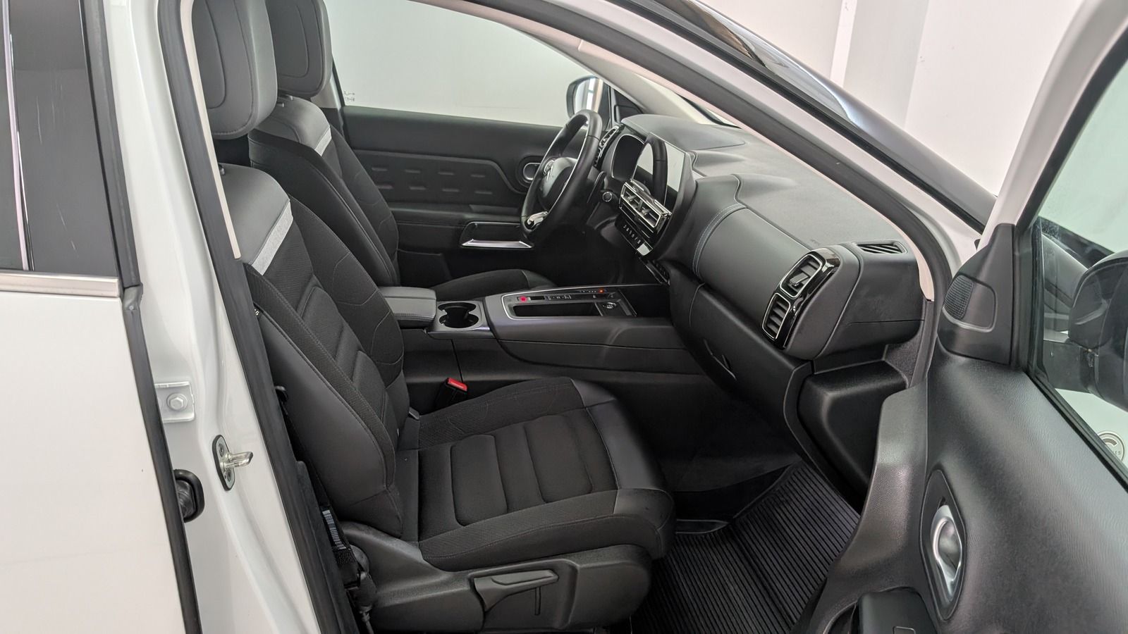 Fahrzeugabbildung Andere Citroën C5 Aircross 1.5 Blue HDI 130 * LED * Nav
